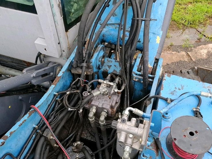 2015-fuchs-mhl320-image-21