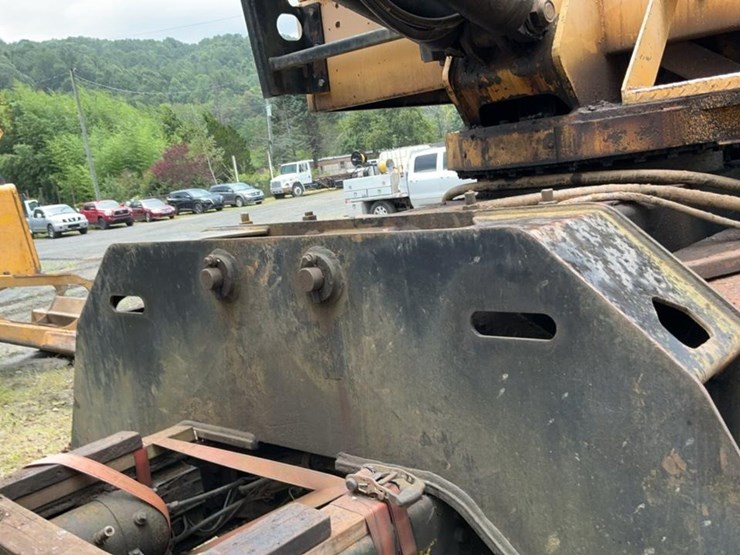 #131-•-1988-husky-brute-knuckleboom-on-truck-image-32