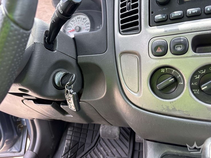 2005-ford-escape-image-15