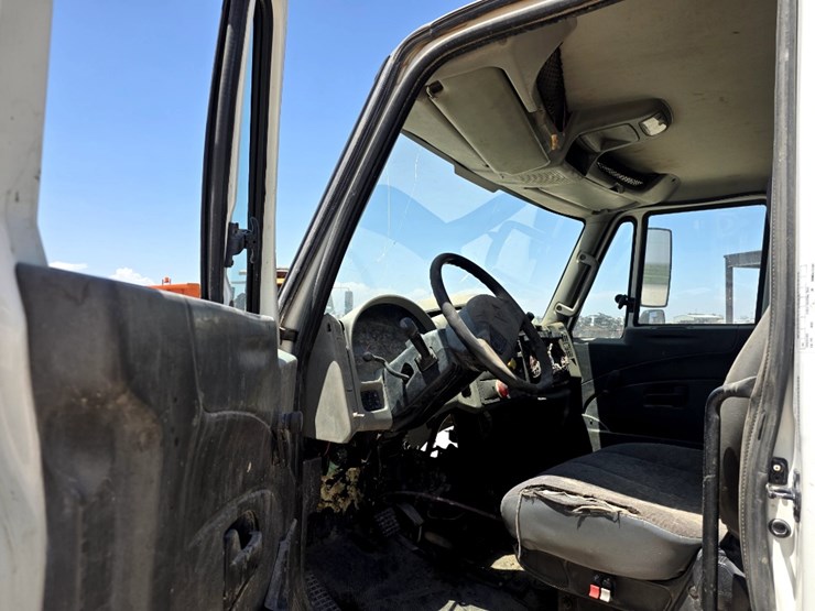 2015-international-durastar-4300-image-9