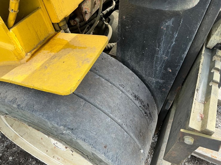 #1351-•-yale-glc-120-sbs-096-forklift-image-17
