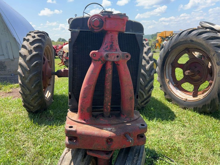 1954-farmall-super-h-image-9