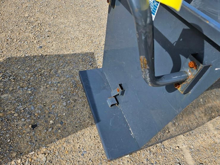 #102-•-roll-around-dump-hopper-image-11