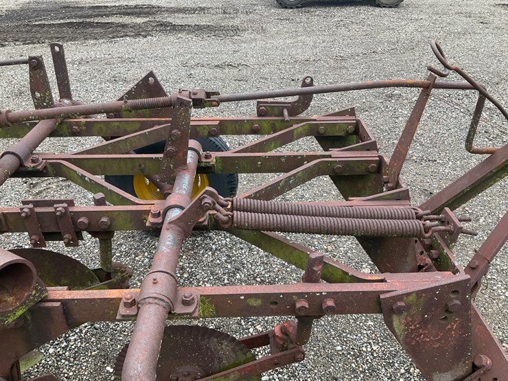 #5312-•-4-bottom-pull-type-moldboard-plow-image-10