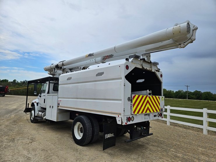 2011-international-durastar-4300-image-3