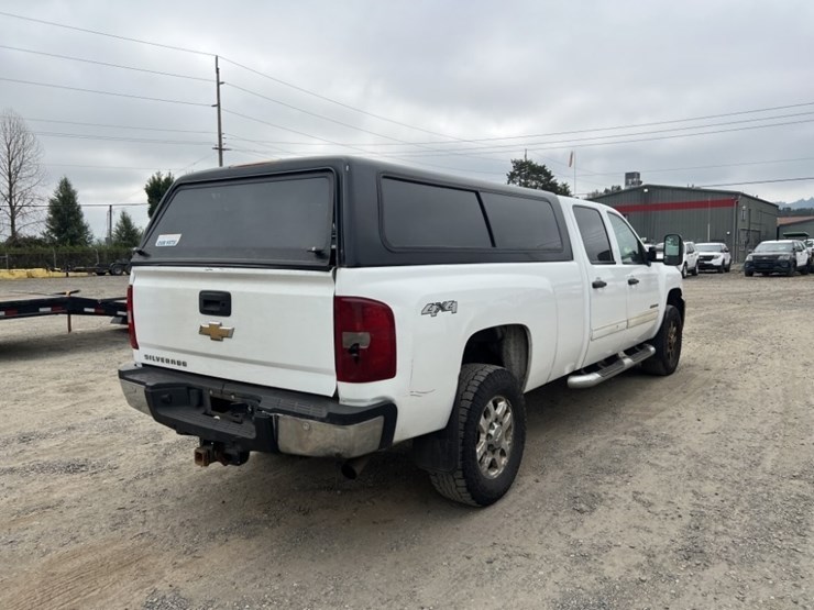 2014-chevrolet-silverado-3500-image-4