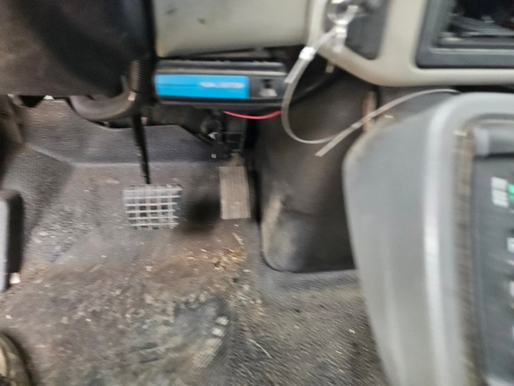 2011-international-durastar-4300-image-35