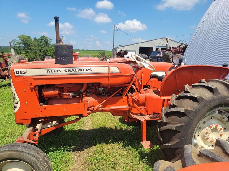 1960-allis-chalmers-d15-series-ii-image-2