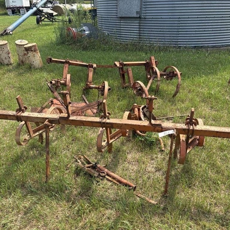 Allis Chalmers 2-Row Cultivator - Off CA