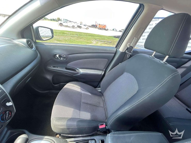 2016-nissan-versa-sedan-image-19