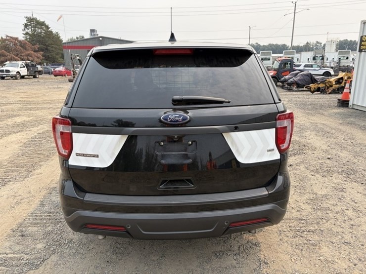 2018-ford-explorer-image-5