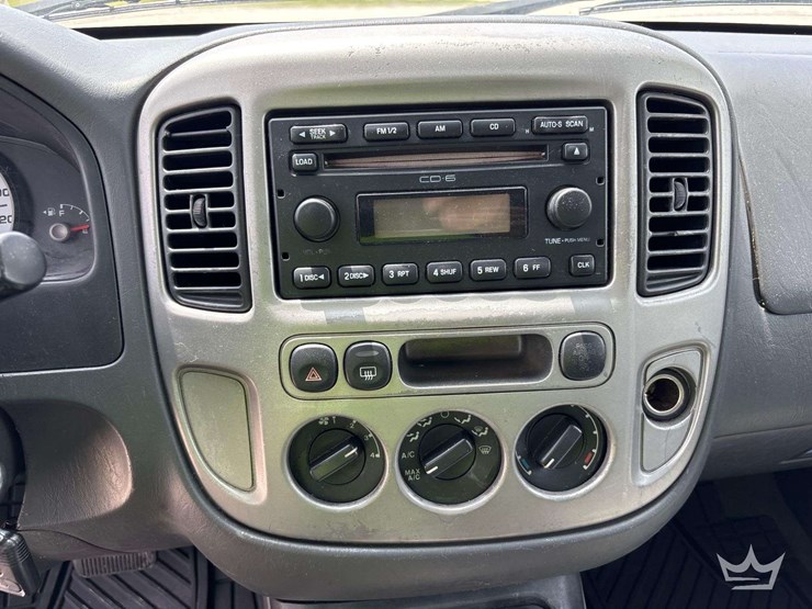 2005-ford-escape-image-17