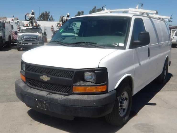 2014-utility-van-image-1