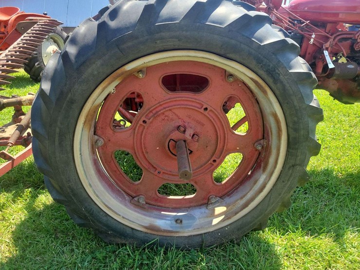 farmall-200-with-fast-hitch-sickle-mower-image-14