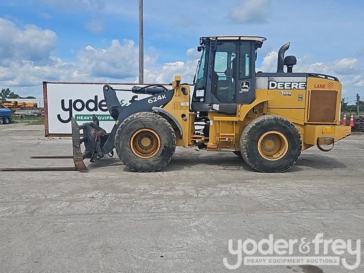 2014-deere-624k-image-3