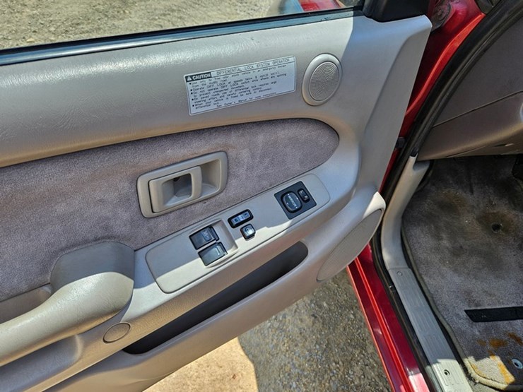 #25-•-2002-toyota-4x4-pickup-truck-image-25