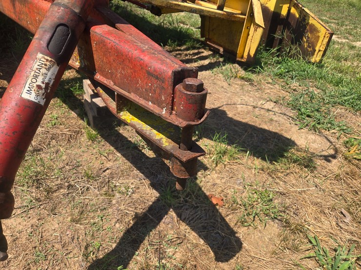 new-holland-1033-image-13