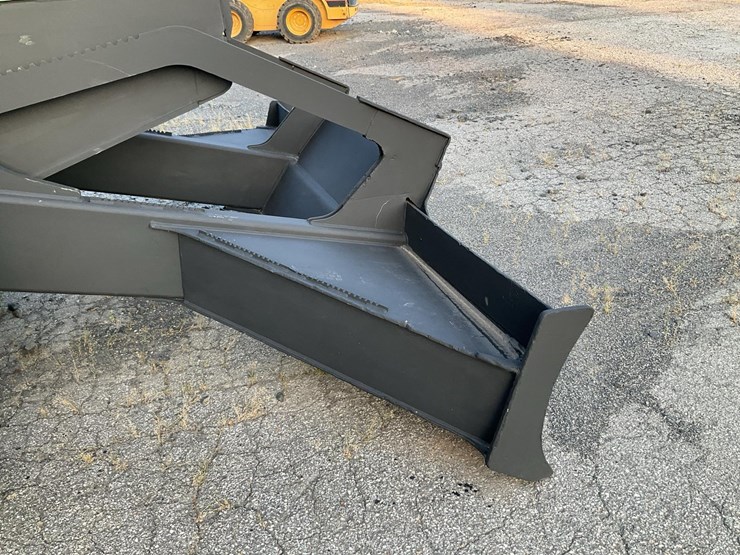 2006-deere-648g-iii-image-68