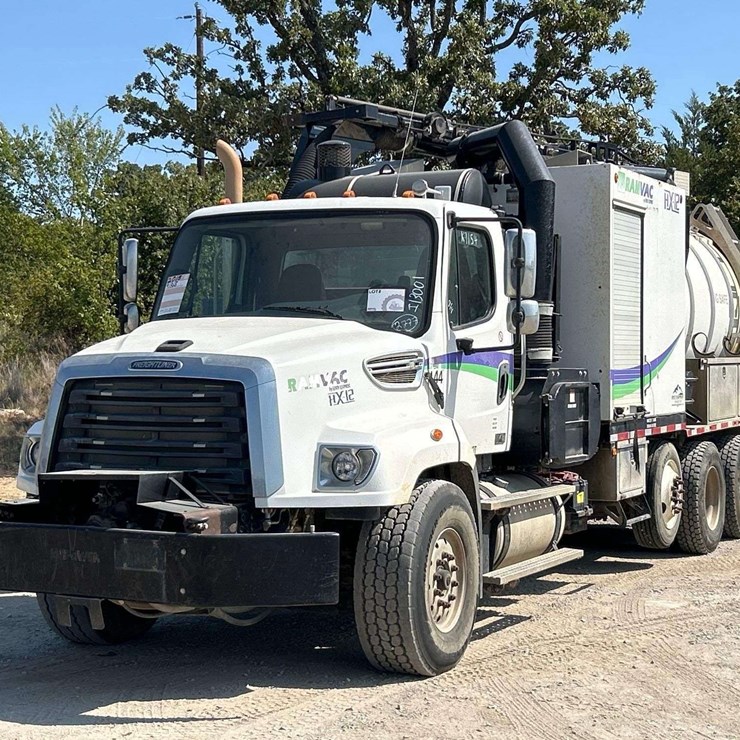 2015 FREIGHTLINER 114SD
