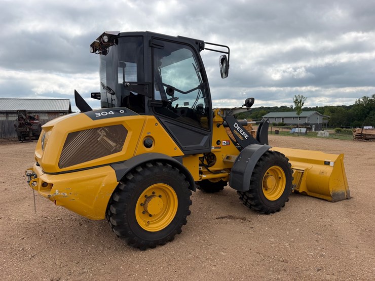 2023-john-deere-g-image-3