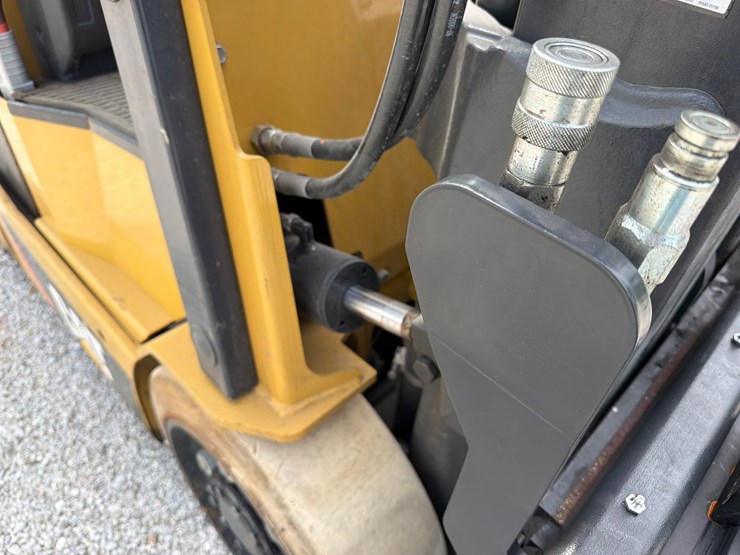#1363-•-cat-ec25en-electric-forklift-image-17