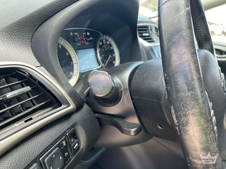 2015-nissan-sentra-sedan-image-14