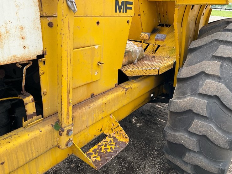 massey-ferguson-2500-image-14