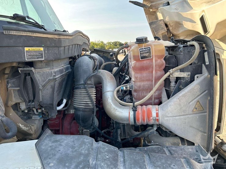 2019-international-workstar-7400-image-8