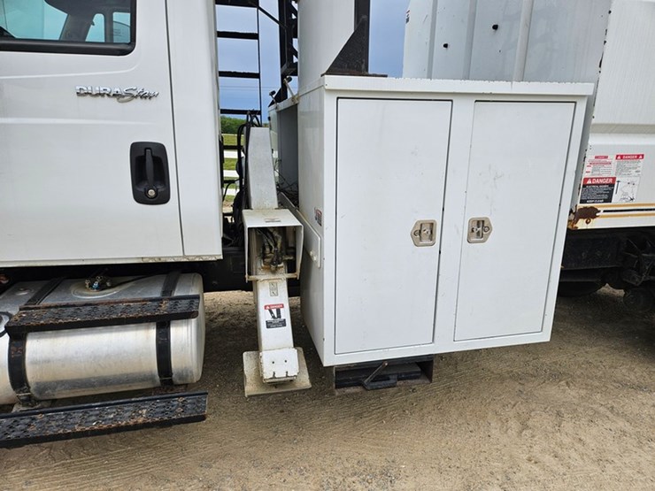 2011-international-durastar-4300-image-13