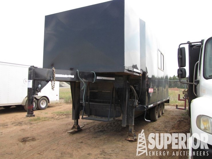 1992-tilman-3-axle-gooseneck-doghouse-trailer-image-2