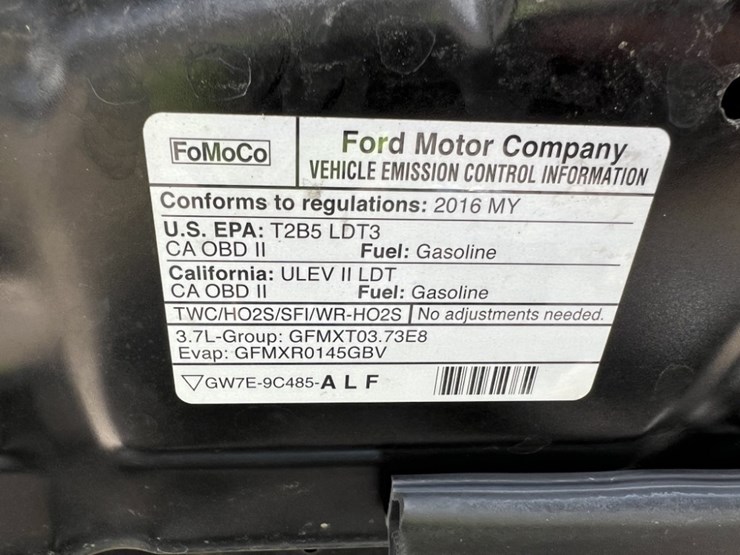 2016-ford-explorer-image-39