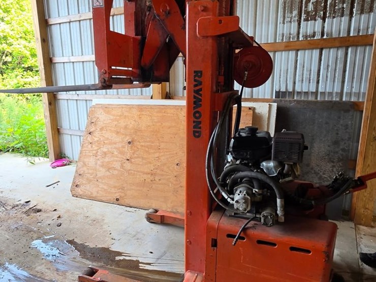 #109-•-raymond-w3rtn-42-33-104-5-walkie-stacker-forklift-image-4