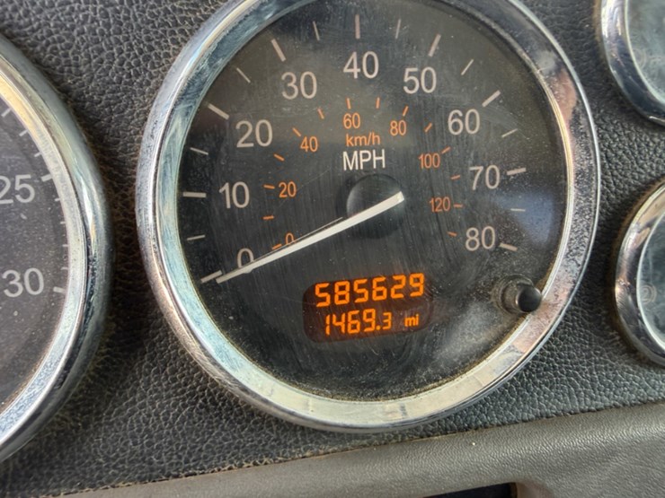 2019-peterbilt-389-image-19