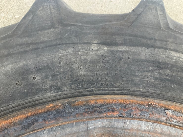 #5021-•-13.6---28-agricultural-tractor-tire-on-metal-rim-image-3
