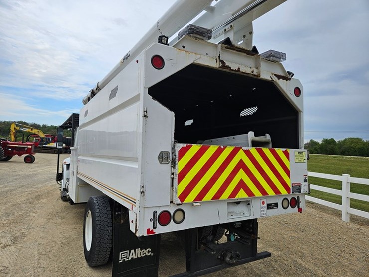 2011-international-durastar-4300-image-15
