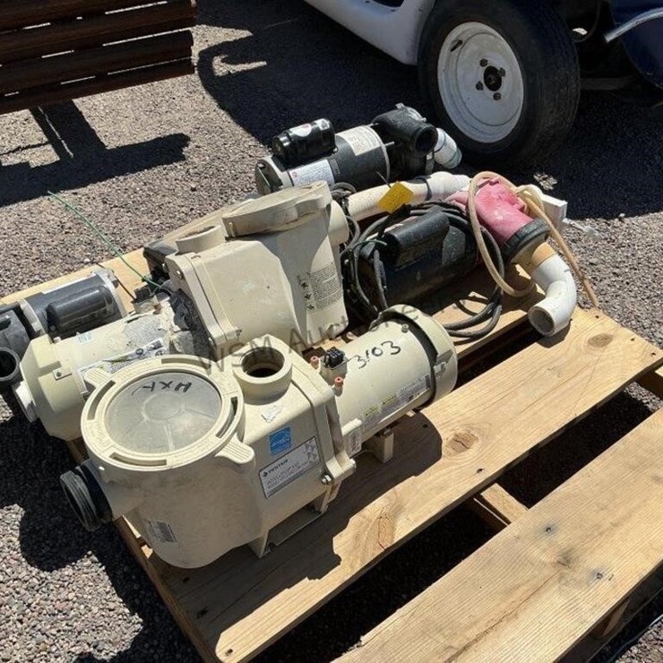 PALLET OF ASST POOL PUMPS
