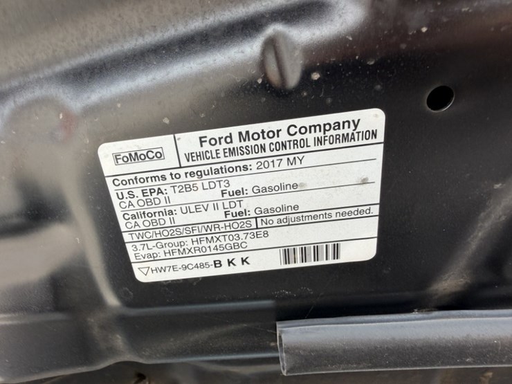 2017-ford-explorer-image-16