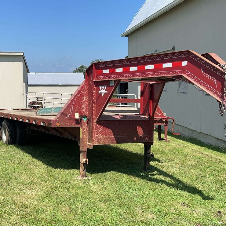 2001 PJ Gooseneck Trailer
