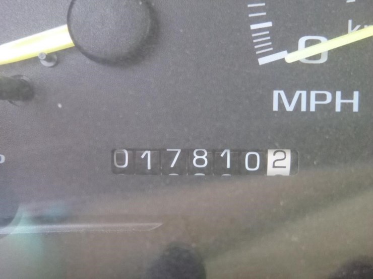 1999-gmc-3500-image-22