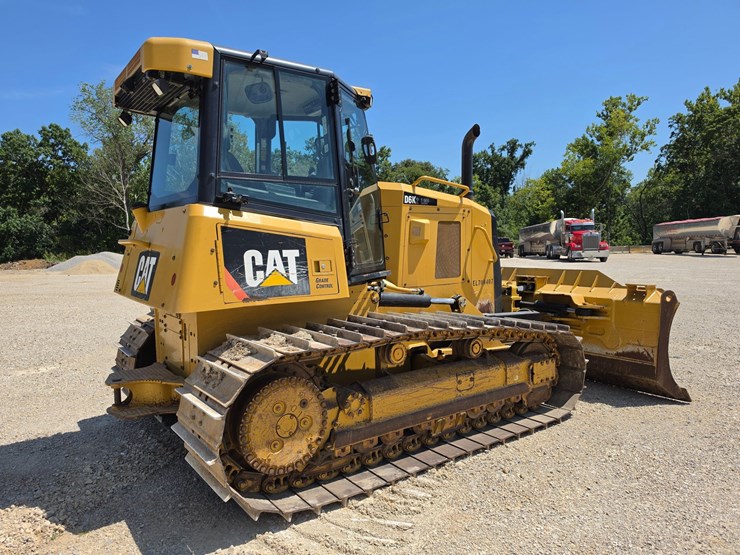 2016-caterpillar-d6k2-lgp-image-9