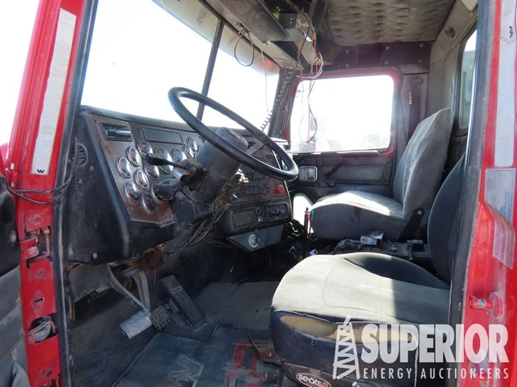 2006-western-star-3-axle-winch-truck-image-6