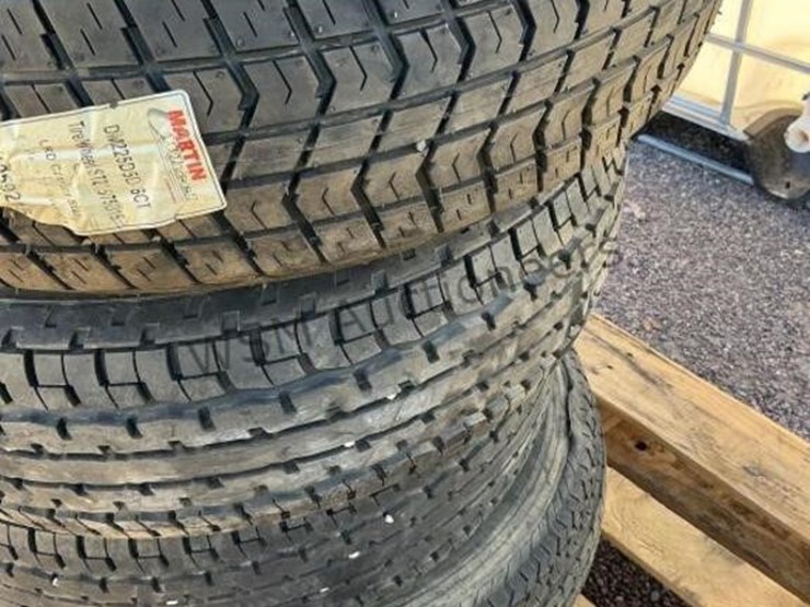 pallet-of-trailer-tires-&-wheels-image-5