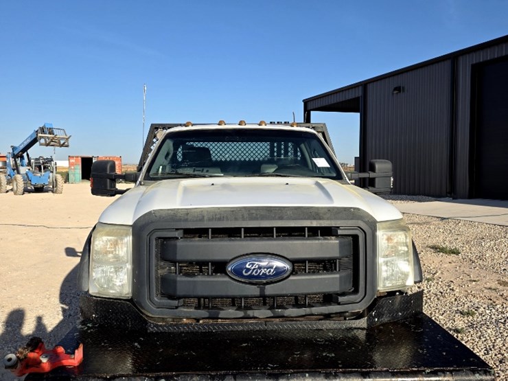 2011-ford-f550-image-2