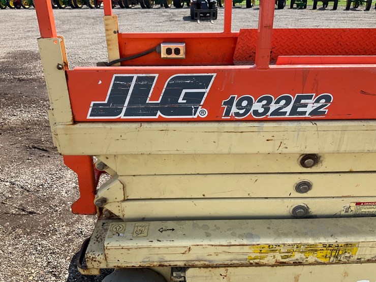 jlg-1932e2-image-32