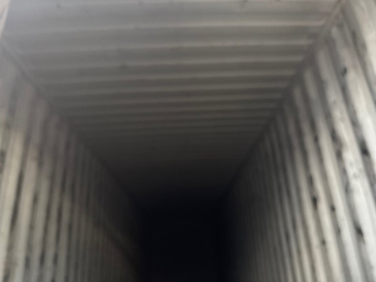 #1233-•-40ft-shipping-container-image-4