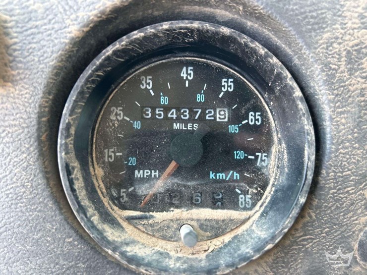 2001-mack-rd690s-image-6