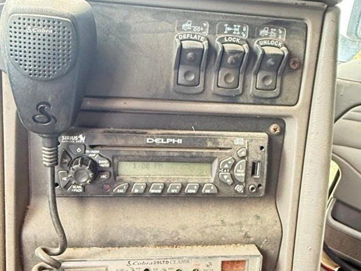 2006-kenworth-t2000-image-6