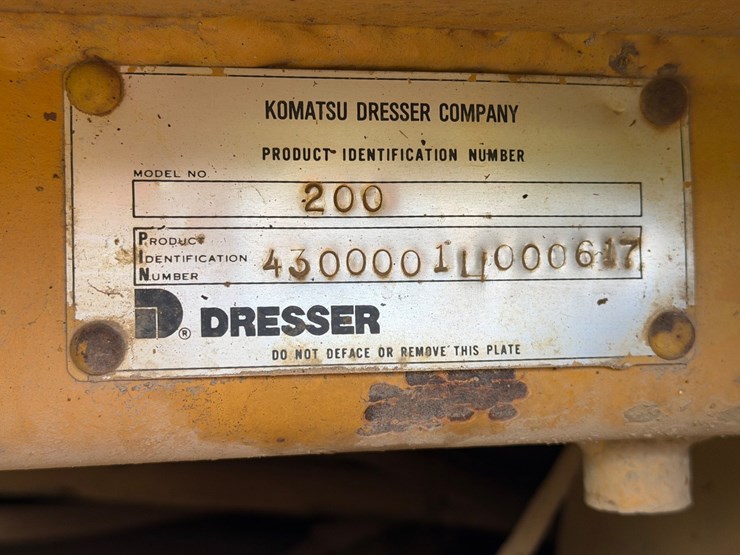1994-dresser-200-image-11