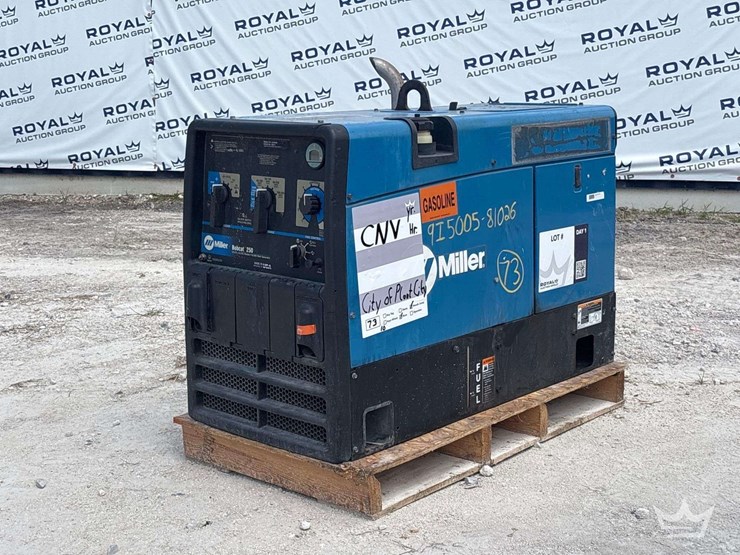 2004-miller-bobcat-250-10,000w-welder-generator-image-1