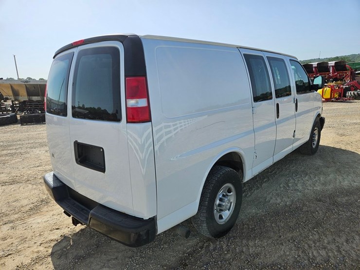 2018-chevrolet-g20-image-5